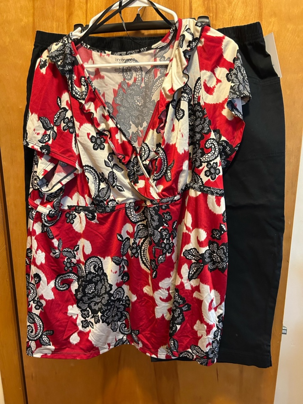 Women’s Red Floral Wrap-Style Top and black pull on capris